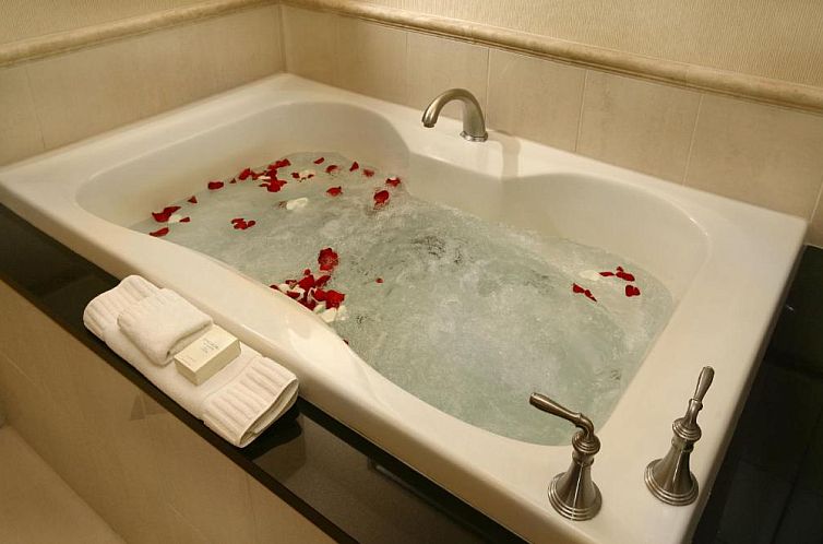 Luxury Suites International at The Signature