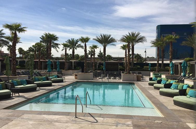 Luxury Suites International at The Signature