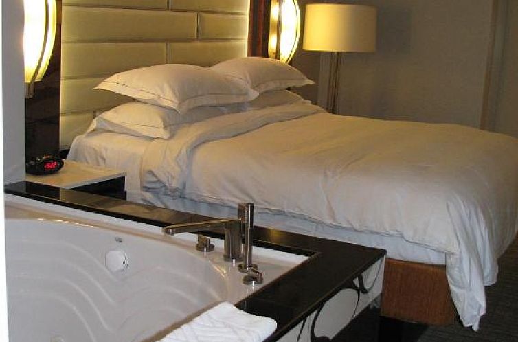 Suites at Elara Las Vegas Strip-No Resort Fees