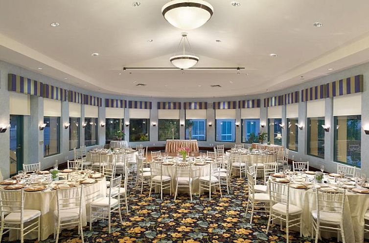 Crowne Plaza Cabana Hotel, an IHG Hotel