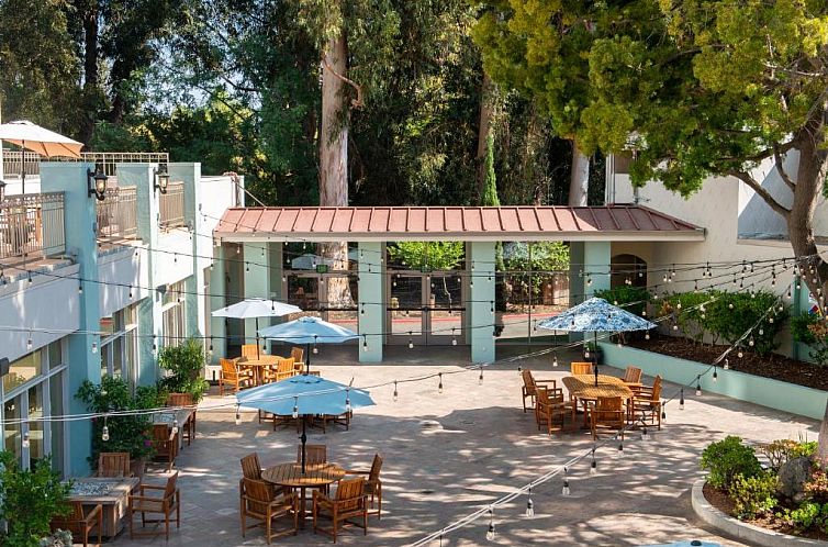 Crowne Plaza Cabana Hotel, an IHG Hotel