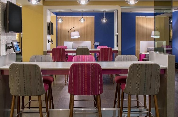 Crowne Plaza Cabana Hotel, an IHG Hotel