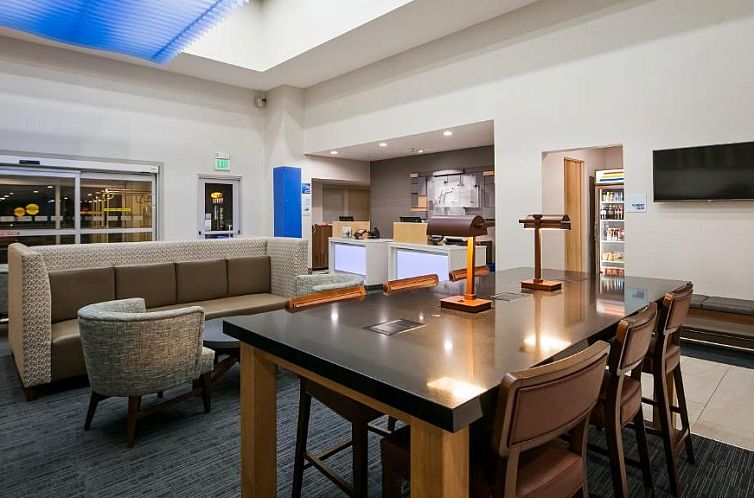 Holiday Inn Express Hotel & Suites Everett, an IHG Hotel