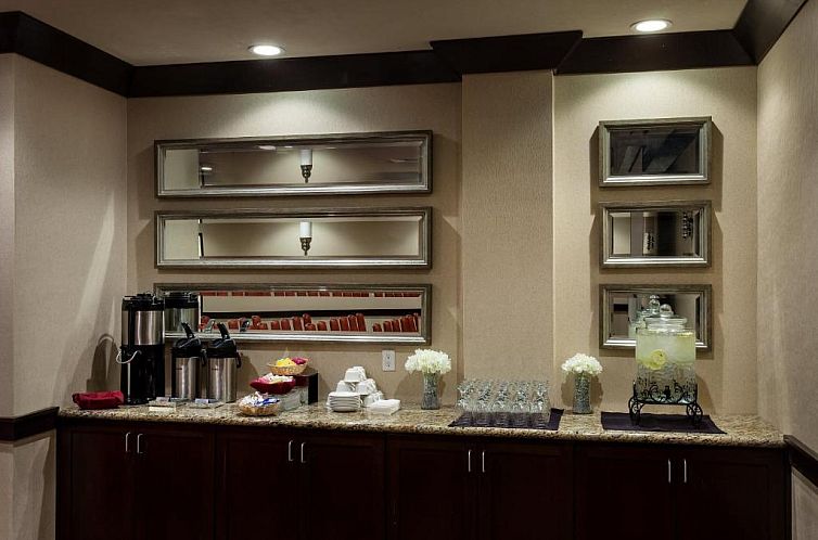 Crowne Plaza Anchorage-Midtown, an IHG Hotel