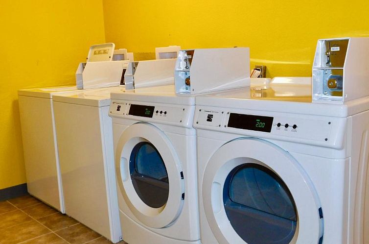 Americas Best Value Inn & Suites Anchorage Airport