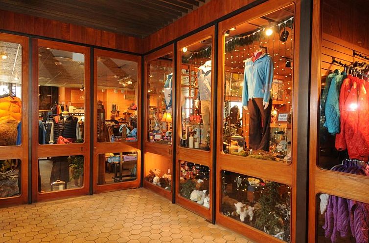 The Hotel Captain Cook