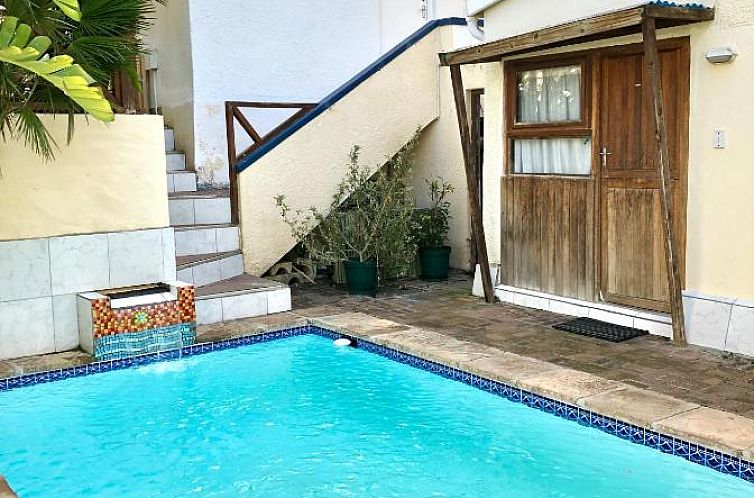 Big Blue Backpackers