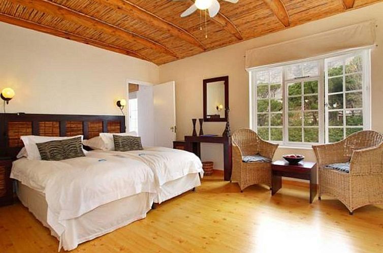 Cape Paradise Lodge and Apartments