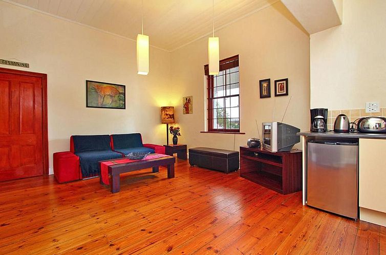 Cape Paradise Lodge and Apartments