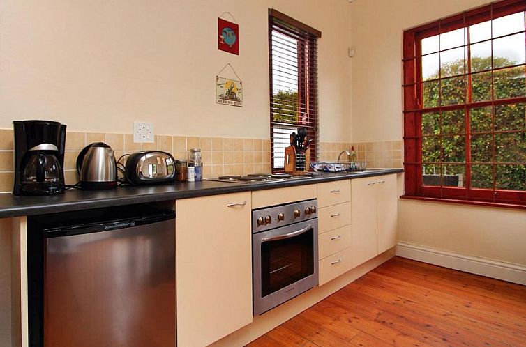 Cape Paradise Lodge and Apartments