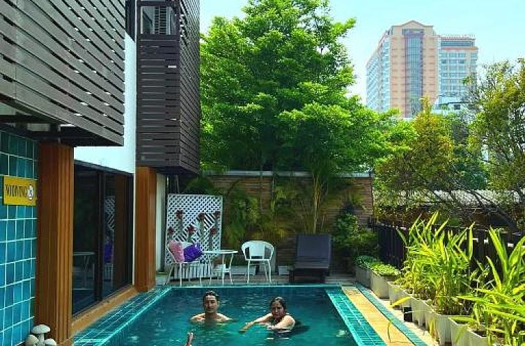 CM Night Bazaar Boutique Hotel โรงแรม ซีเ?