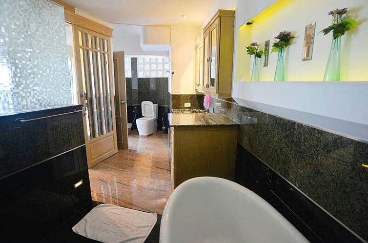 Penthouse Galare Thong Tower