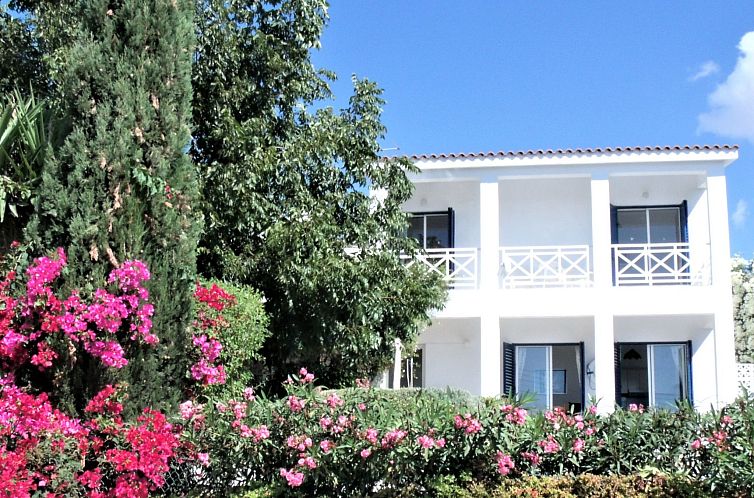 Vakantiehuis "Iptamena" mit Blick auf das Wasser