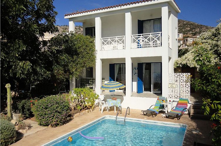 Vakantiehuis "Iptamena" mit Blick auf das Wasser