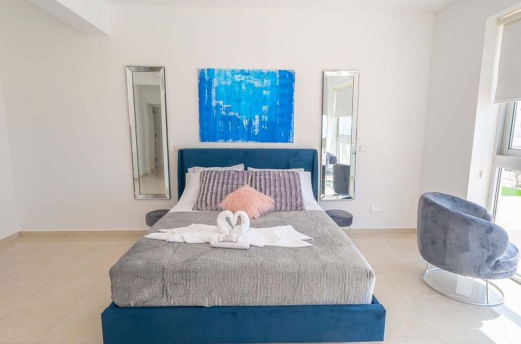 Vakantiehuis Luxuriöse Villa mit 4 Schlafzimmern, privatem 