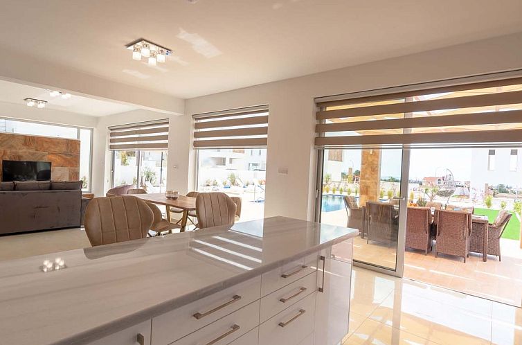 Vakantiehuis Coral Elite Residence mit Pool und Whirlpool
