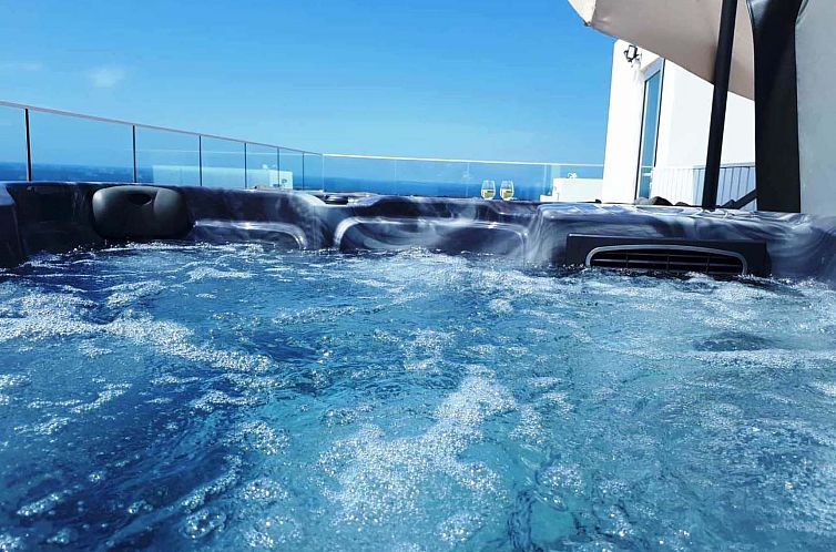 Vakantiehuis Luxuriöse Villa mit privatem Pool und Whirlpoo