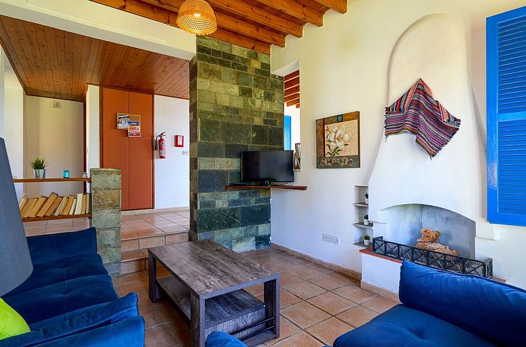 Vakantiehuis Schönes Ferienhaus mit Balkon in Polis Chrysoc
