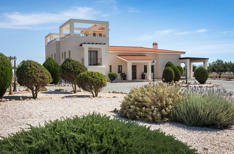 Vakantiehuis Villa mit Blick auf die Berge und Whirlpool