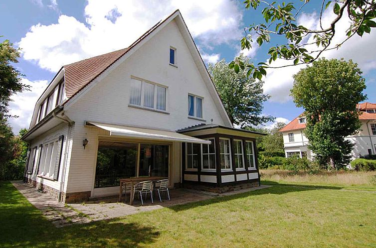 Groepsaccommodatie voor 24 personen in de Panne op 300 meter