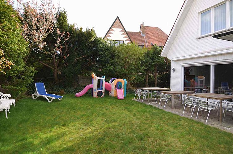 Groepsaccommodatie voor 24 personen in de Panne op 300 meter