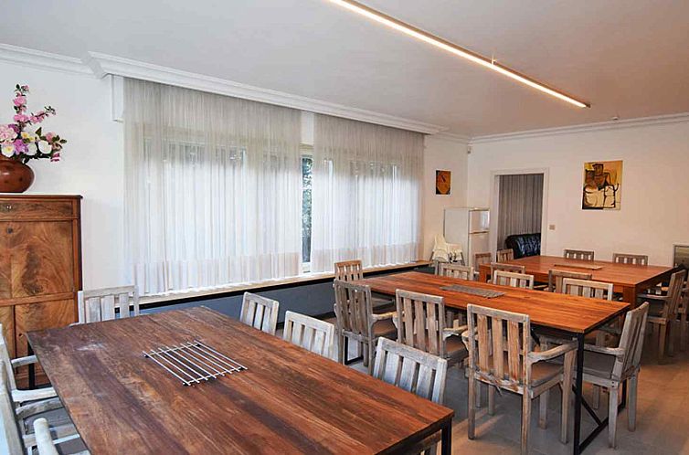 Groepsaccommodatie voor 24 personen in de Panne op 300 meter