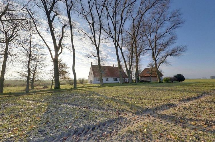 Cottage33 in Stavele, Westflandern, Ferienhaus umgeben von Baeumen und Natur.