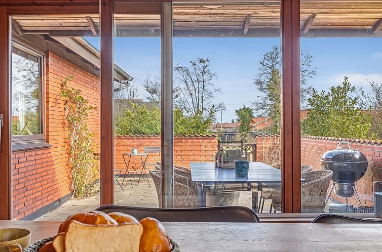 Vakantiehuis "Natalija" - 700m from the sea