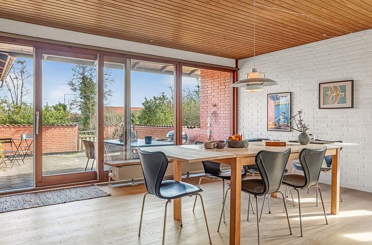 Vakantiehuis "Natalija" - 700m from the sea