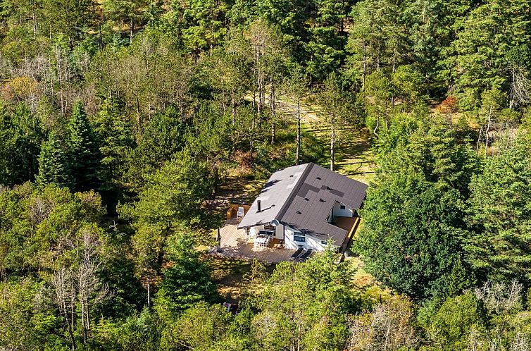 Vakantiehuis "Hakan" - 4km from the sea