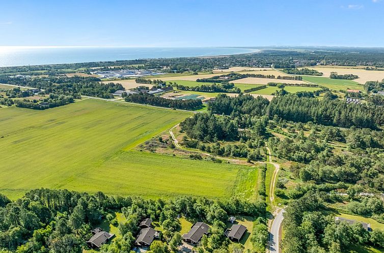 Vakantiehuis "Arny" - 1.5km from the sea