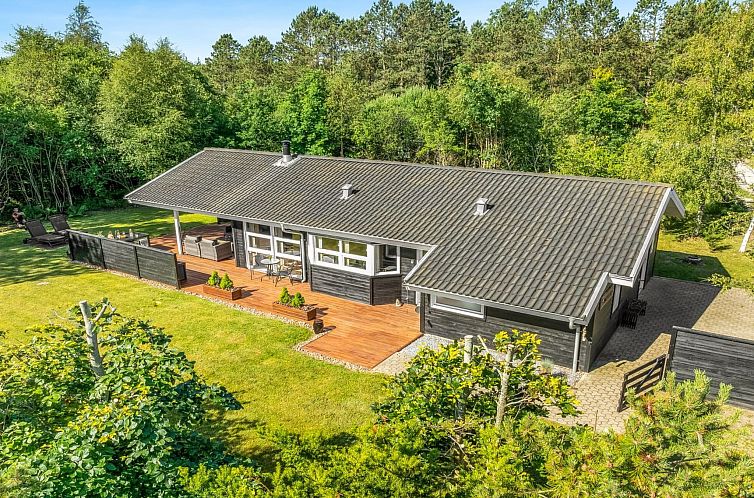 Vakantiehuis "Arny" - 1.5km from the sea