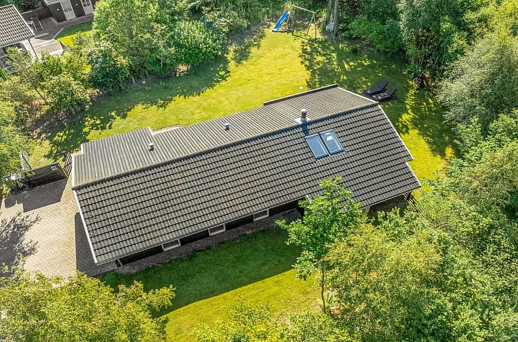 Vakantiehuis "Arny" - 1.5km from the sea