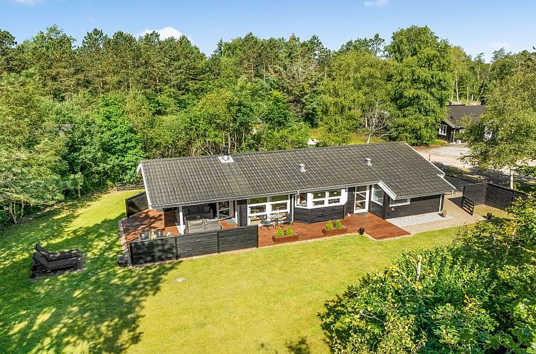 Vakantiehuis "Arny" - 1.5km from the sea
