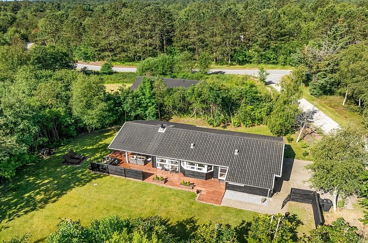 Vakantiehuis "Arny" - 1.5km from the sea