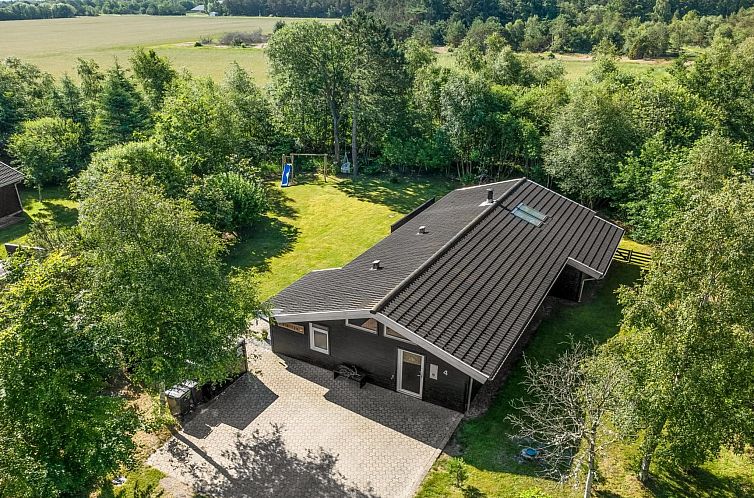 Vakantiehuis "Arny" - 1.5km from the sea