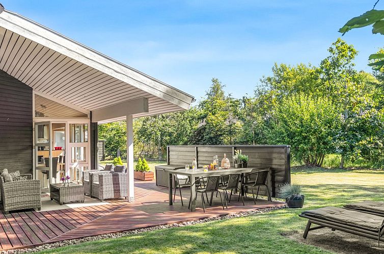 Vakantiehuis "Arny" - 1.5km from the sea