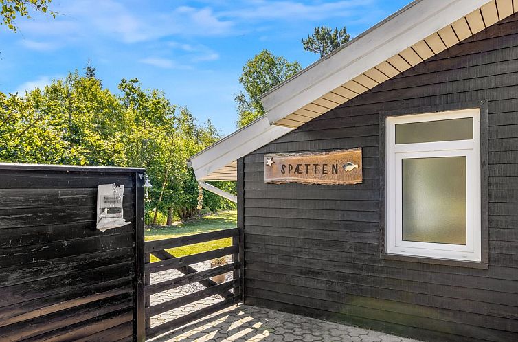 Vakantiehuis "Arny" - 1.5km from the sea
