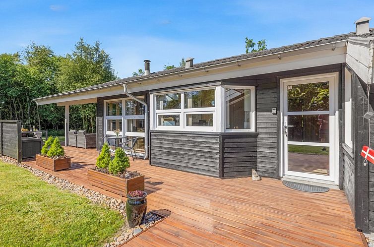 Vakantiehuis "Arny" - 1.5km from the sea