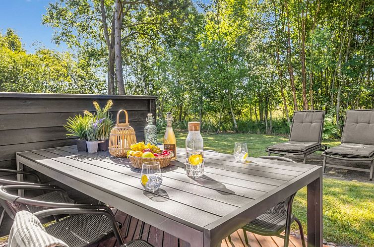 Vakantiehuis "Arny" - 1.5km from the sea
