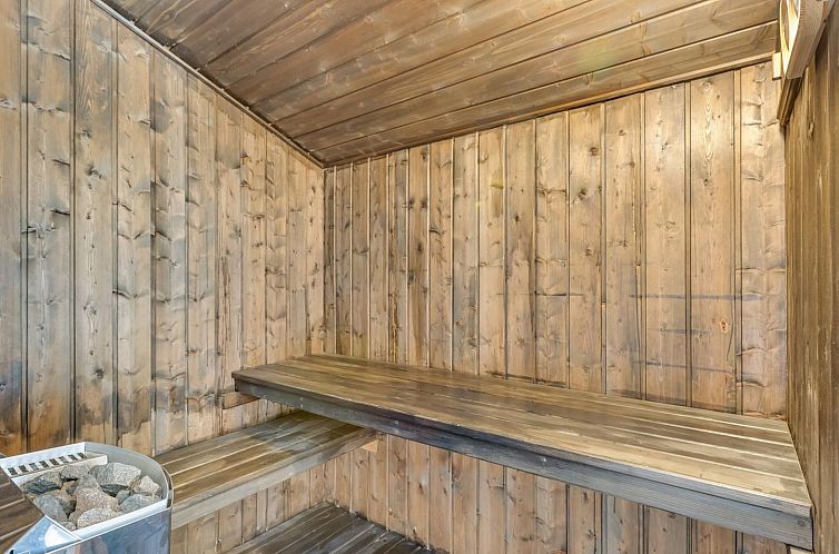 Vakantiehuis "Arny" - 1.5km from the sea