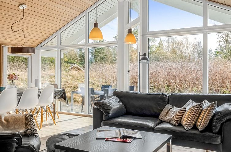 Vakantiehuis "Botwith" - 2.8km from the sea