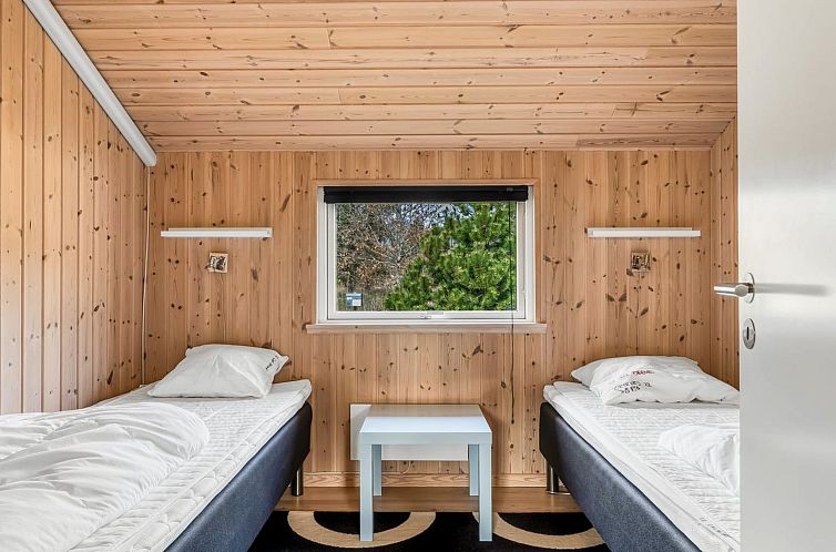 Vakantiehuis "Botwith" - 2.8km from the sea
