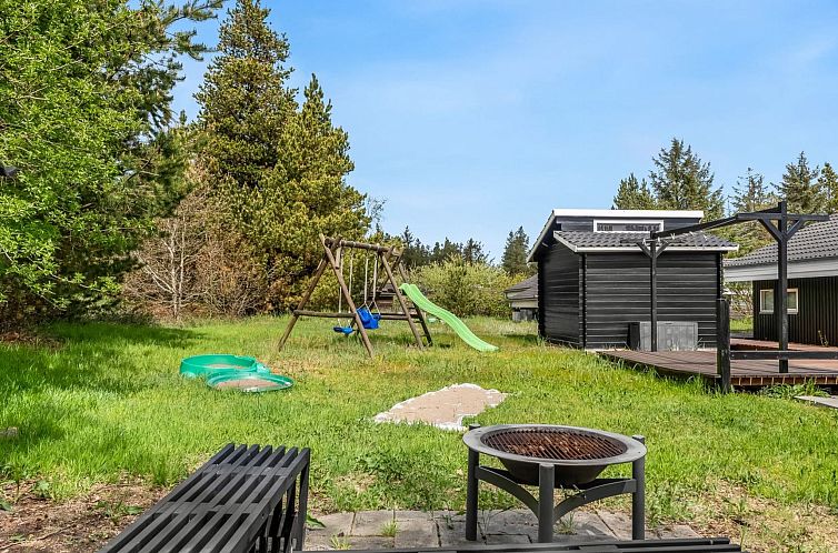 Vakantiehuis "Elvin" - 2km from the sea