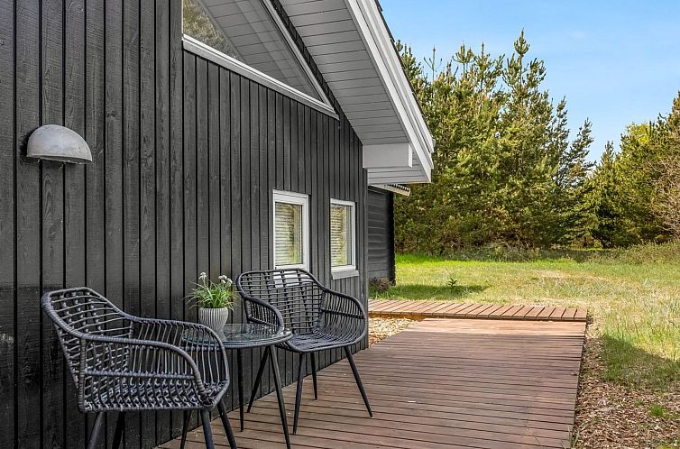 Vakantiehuis "Elvin" - 2km from the sea