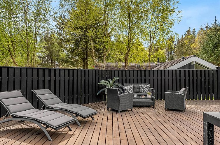 Vakantiehuis "Elvin" - 2km from the sea