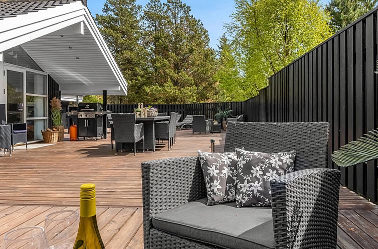 Vakantiehuis "Elvin" - 2km from the sea