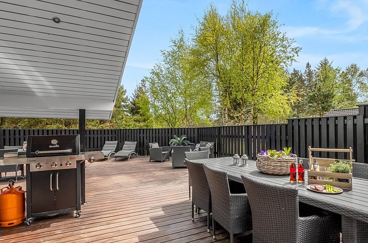 Vakantiehuis "Elvin" - 2km from the sea
