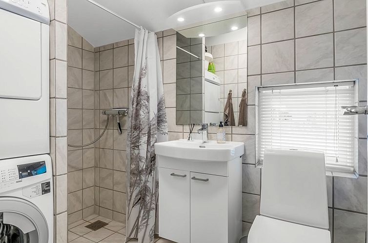 Vakantiehuis "Elvin" - 2km from the sea