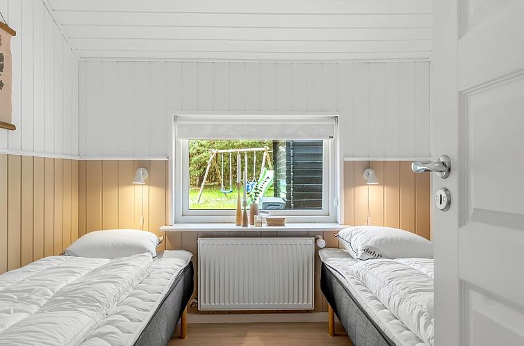 Vakantiehuis "Elvin" - 2km from the sea